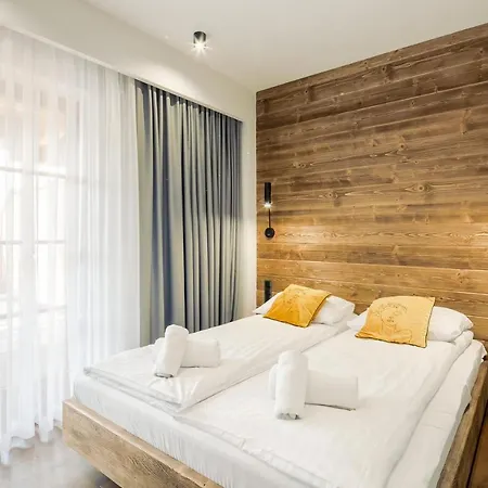Lucylla Apart & Apartament 10
